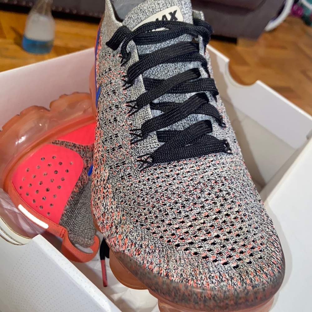 Vapor max women’s size 9